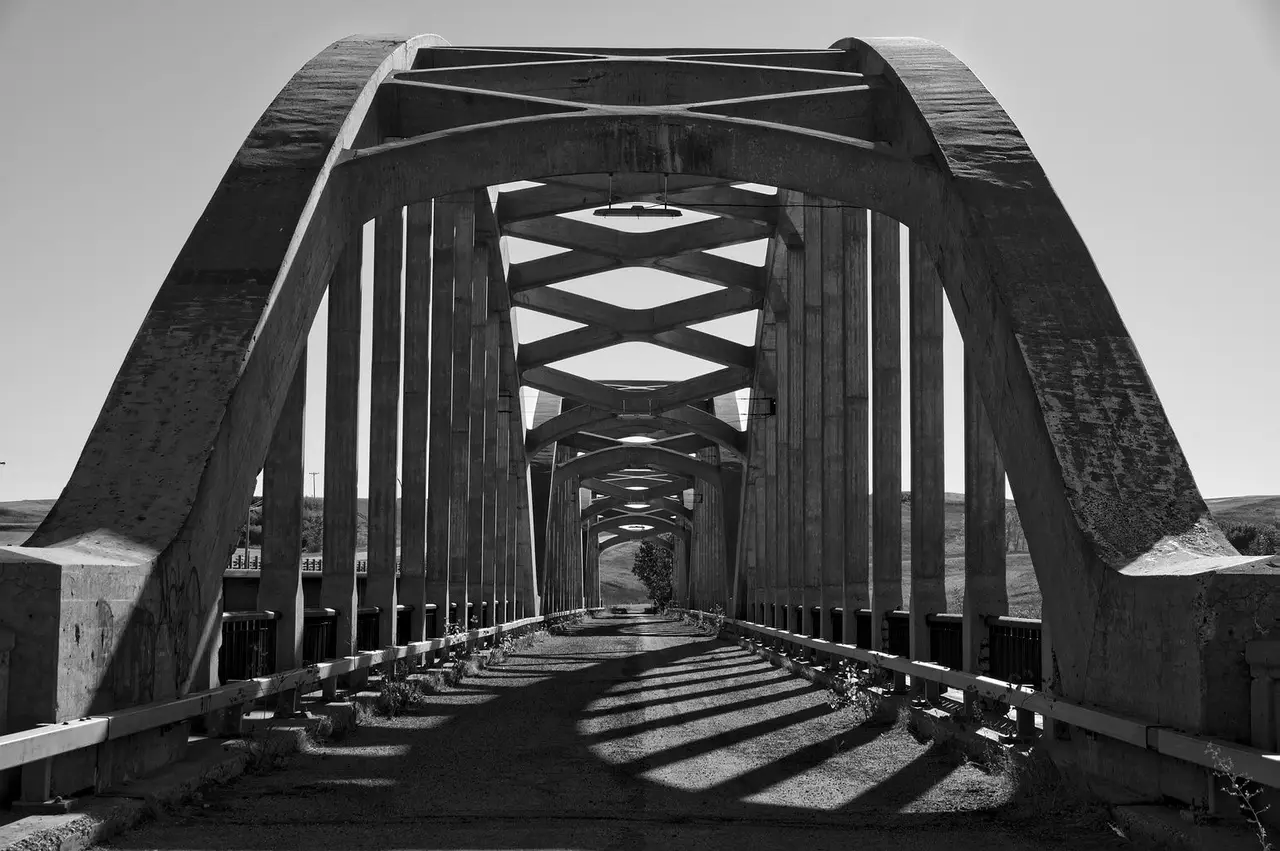 The old concrete arch bridge, 2013